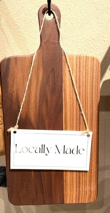 Camas Creations Walnut Cutting Board Engraved