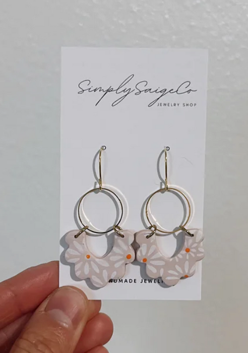 Simply Saige Spring WHITE ORANGE DAISY painted fishhook drops