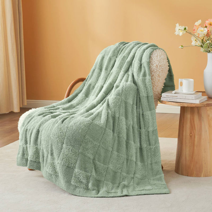DreamValley - Snuggle Sac Checkered Faux Fur Soft Warm Microfiber Throw Blanket
