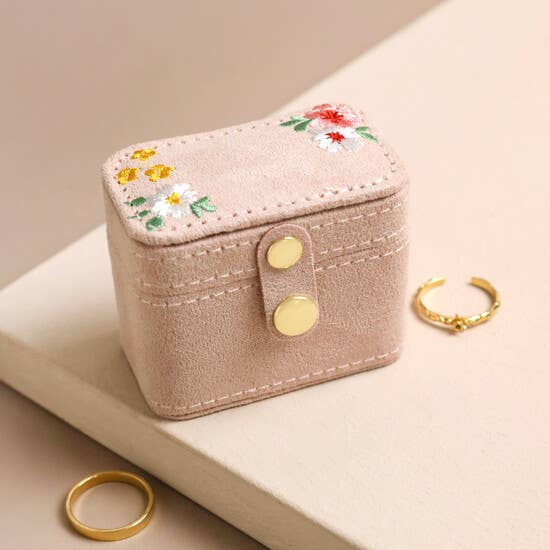 Lisa Angel - Embroidered Flowers Petite Velvet Travel Ring Box