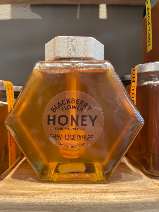 Camas Honeybee Co. Blackberry Honey 20 oz with dipper