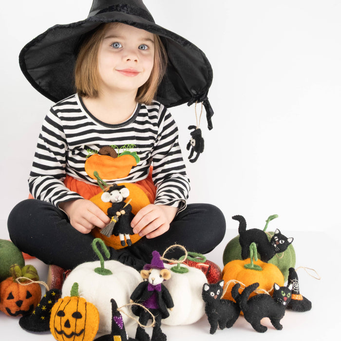 The Winding Road - Ornament - Felt Black Cats - Halloween Decor! NEW!