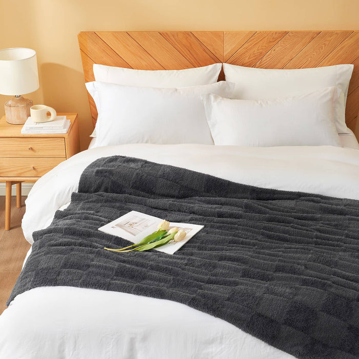 DreamValley - Snuggle Sac Checkered Faux Fur Soft Warm Microfiber Throw Blanket