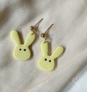 Simply Saige Easter Peep Dangles