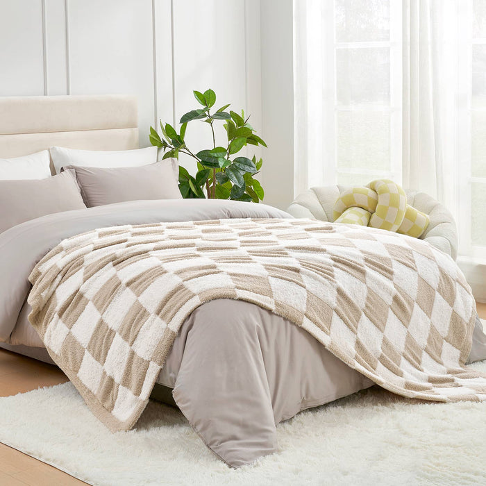 DreamValley - Snuggle Sac Checkered Faux Fur Soft Warm Microfiber Throw Blanket