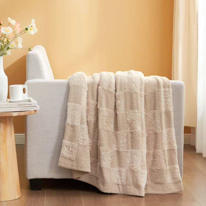 DreamValley - Snuggle Sac Checkered Faux Fur Soft Warm Microfiber Throw Blanket