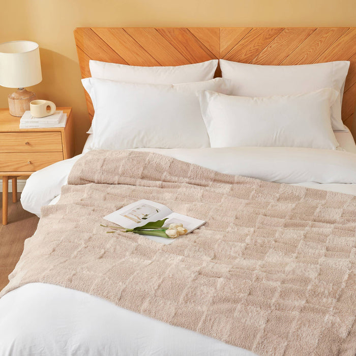 DreamValley - Snuggle Sac Checkered Faux Fur Soft Warm Microfiber Throw Blanket