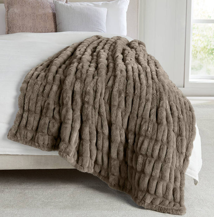 Luxe Plush Ribbed Throw Blanket