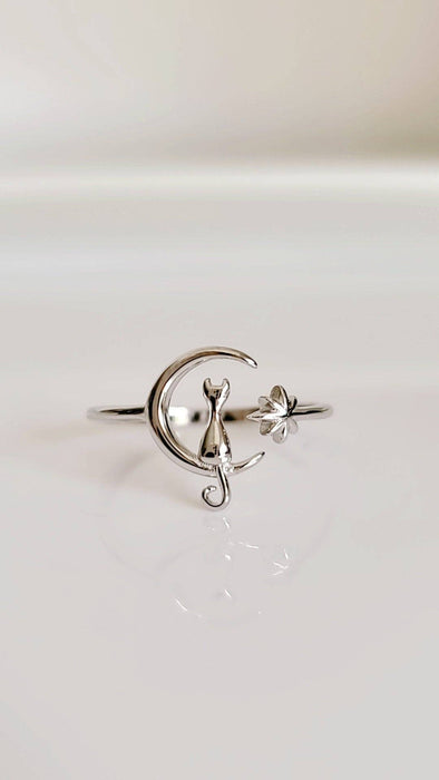 Ring Lizard Jewelry - Cat Sitting on the Moon Ring