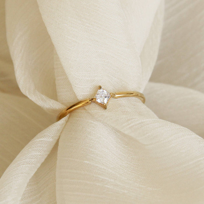 MAIVE - Square CZ Ring